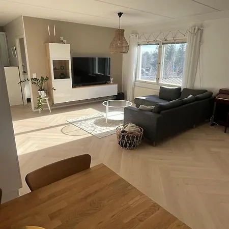 Tilava Saunallinen Kaksio